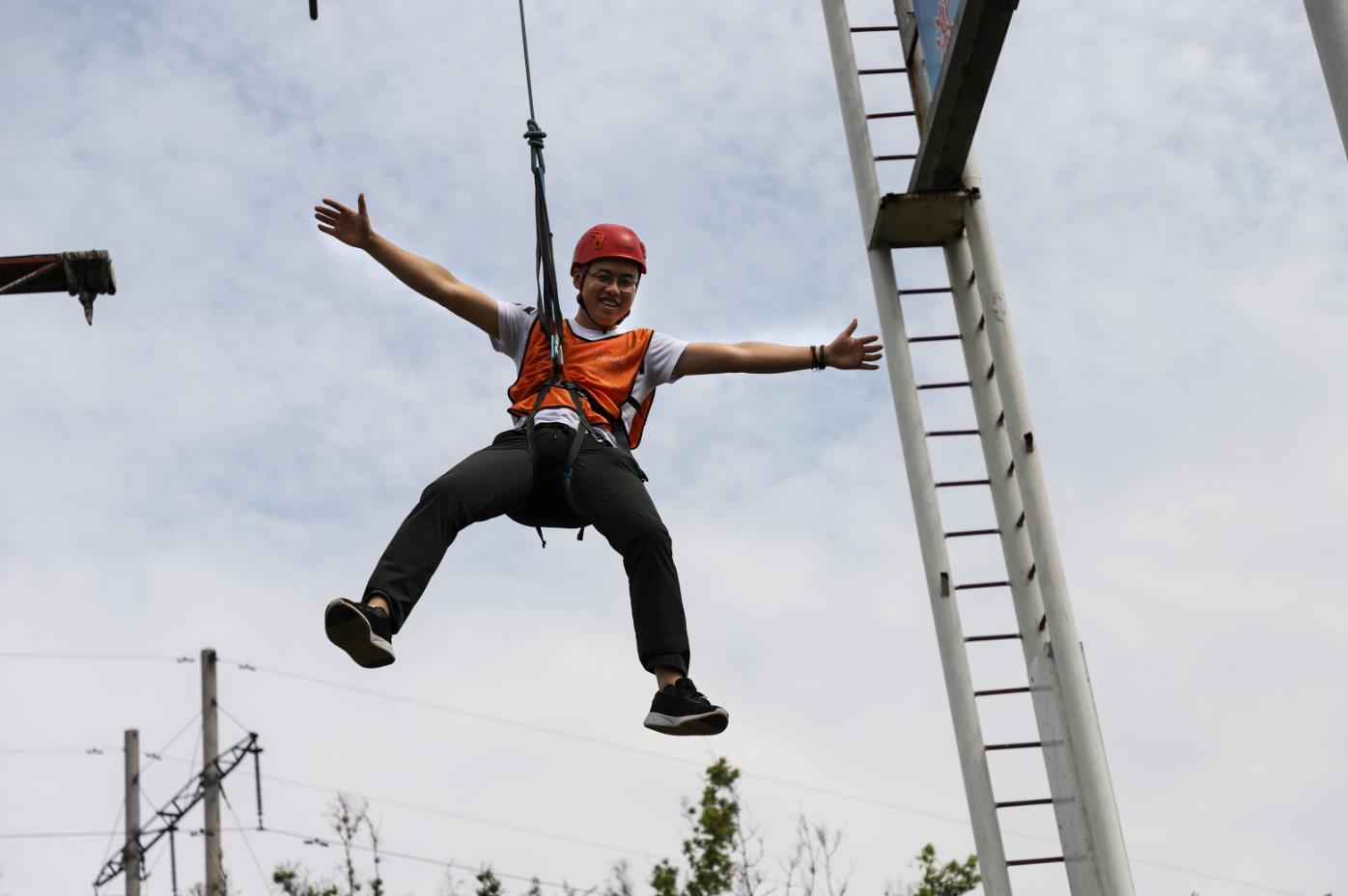 凝心聚力——重山光電2019年第二批戶外拓展訓(xùn)練完美收官95