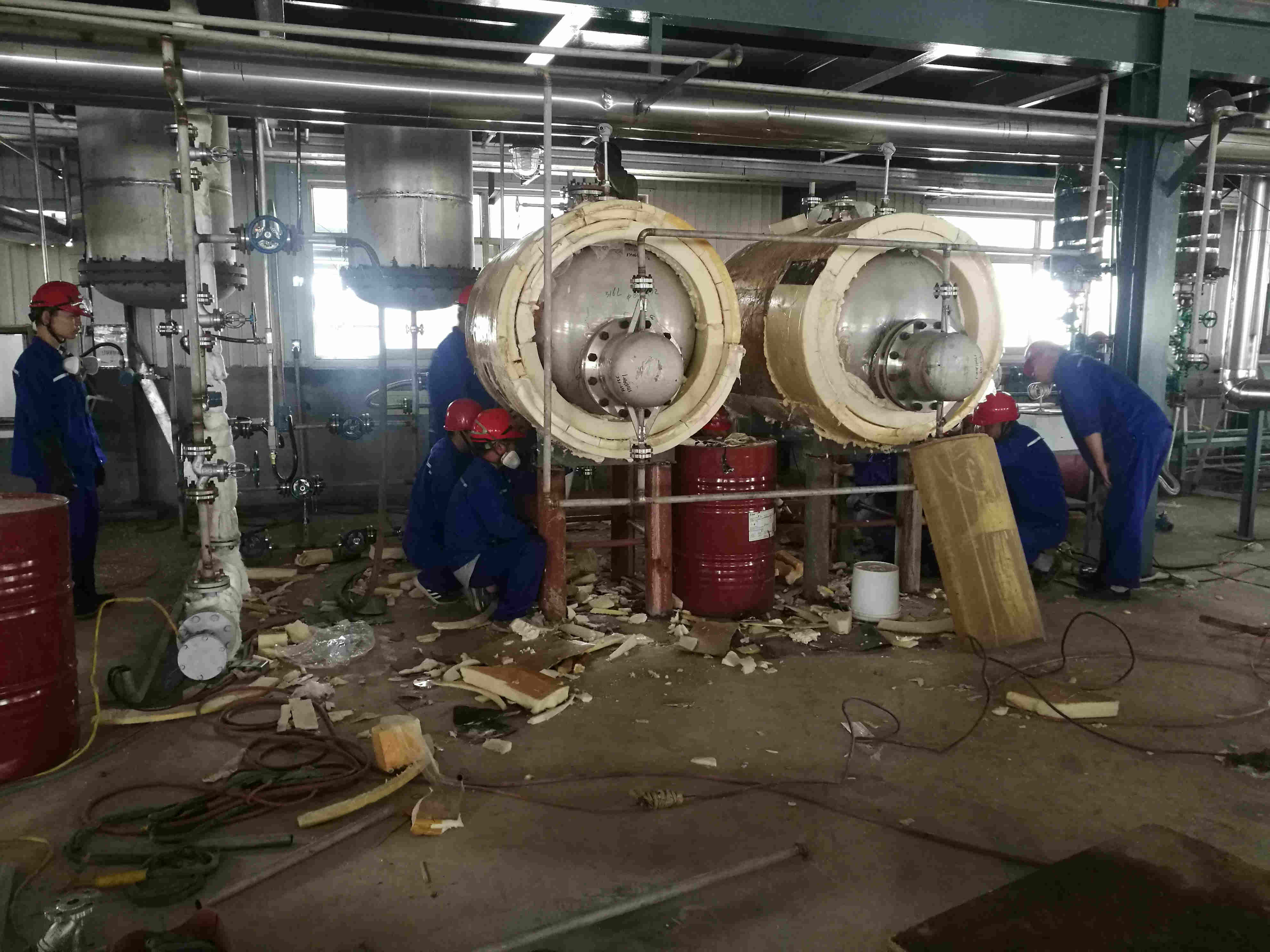 戰(zhàn)高溫，斗酷暑，全力以赴保進度