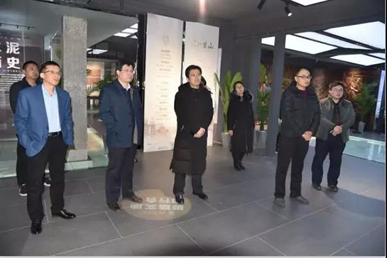 區(qū)“兩新”工委領(lǐng)導(dǎo)到重山文化館參觀(guān)指導(dǎo)工作