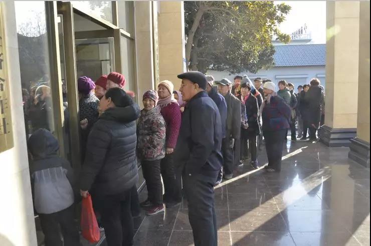 重山集團(tuán)春節(jié)慰問(wèn)金情暖千家