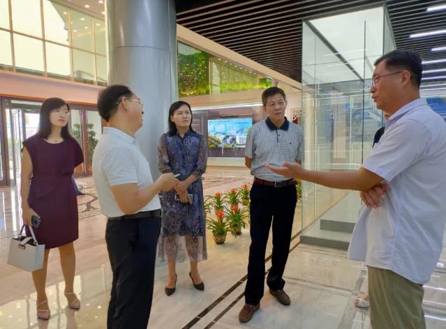 市工信局副局長邱萬勇到集團(tuán)調(diào)研指導(dǎo)工作