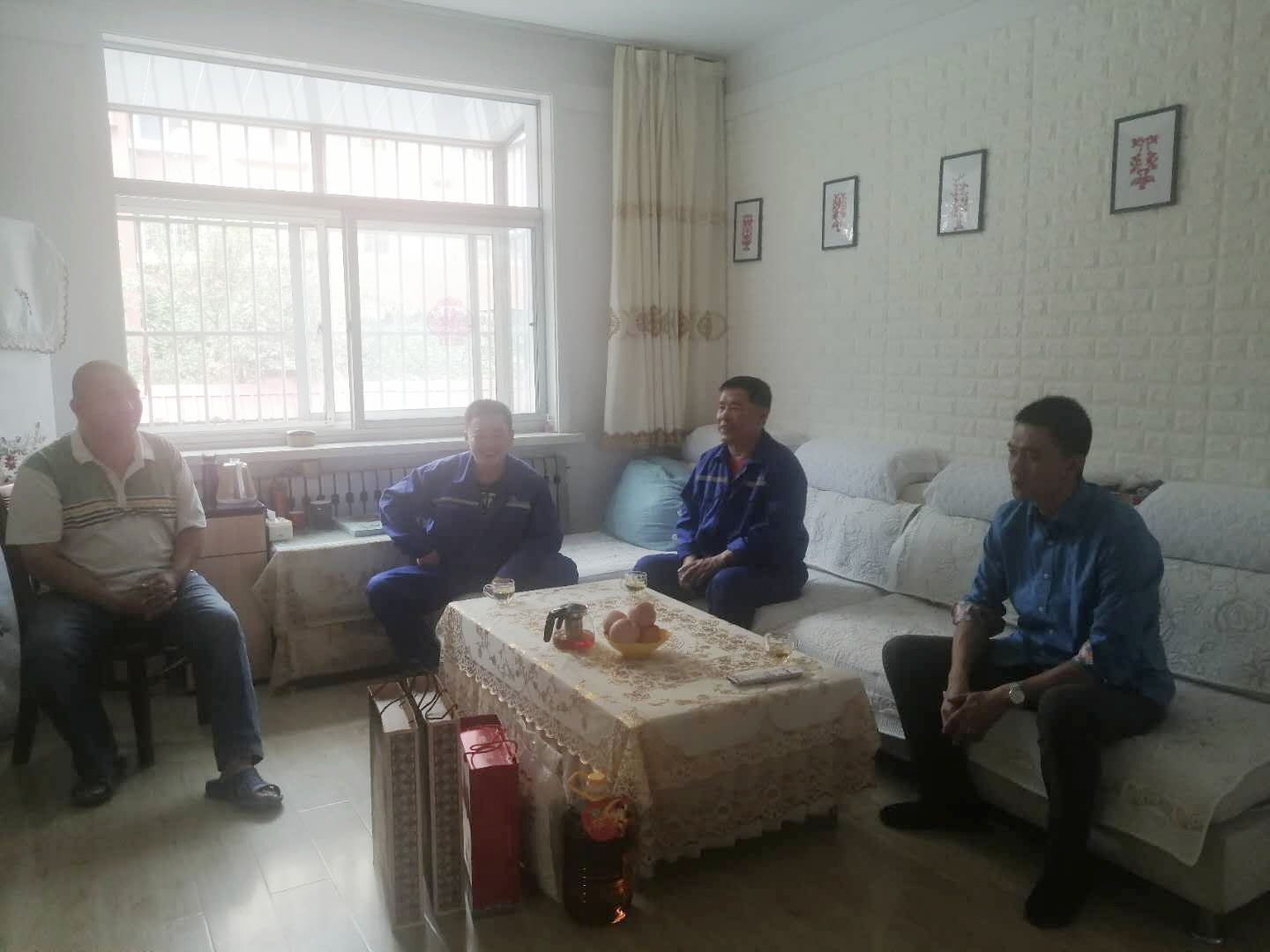 工會(huì)看望員工 點(diǎn)滴關(guān)愛(ài)暖人心