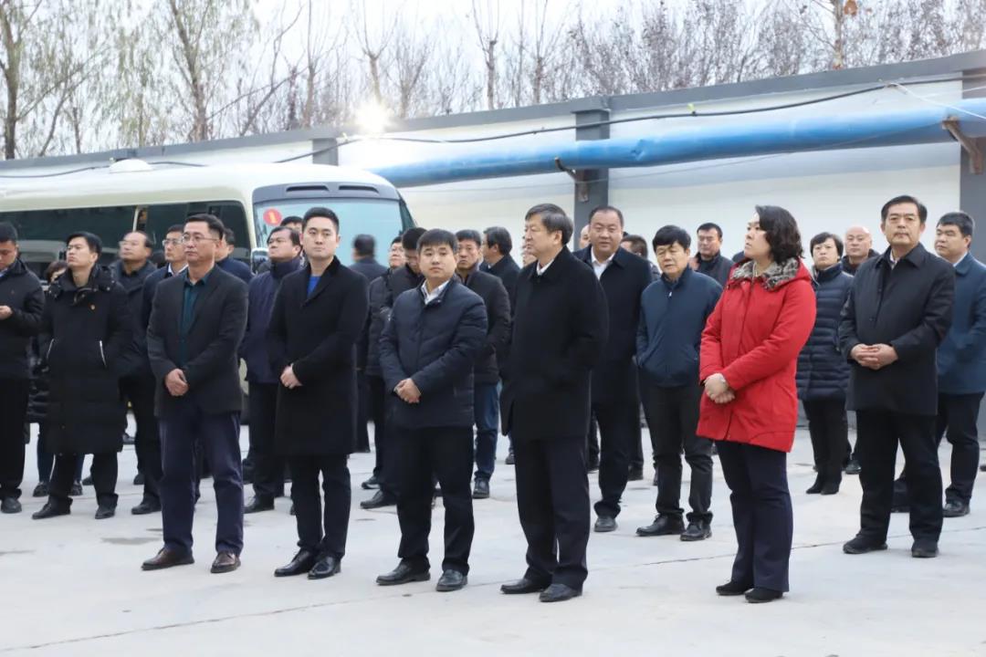 2020年淄川區(qū)科學(xué)發(fā)展暨基層黨建現(xiàn)場(chǎng)觀摩點(diǎn)評(píng)會(huì)到重山光電觀摩點(diǎn)評(píng)