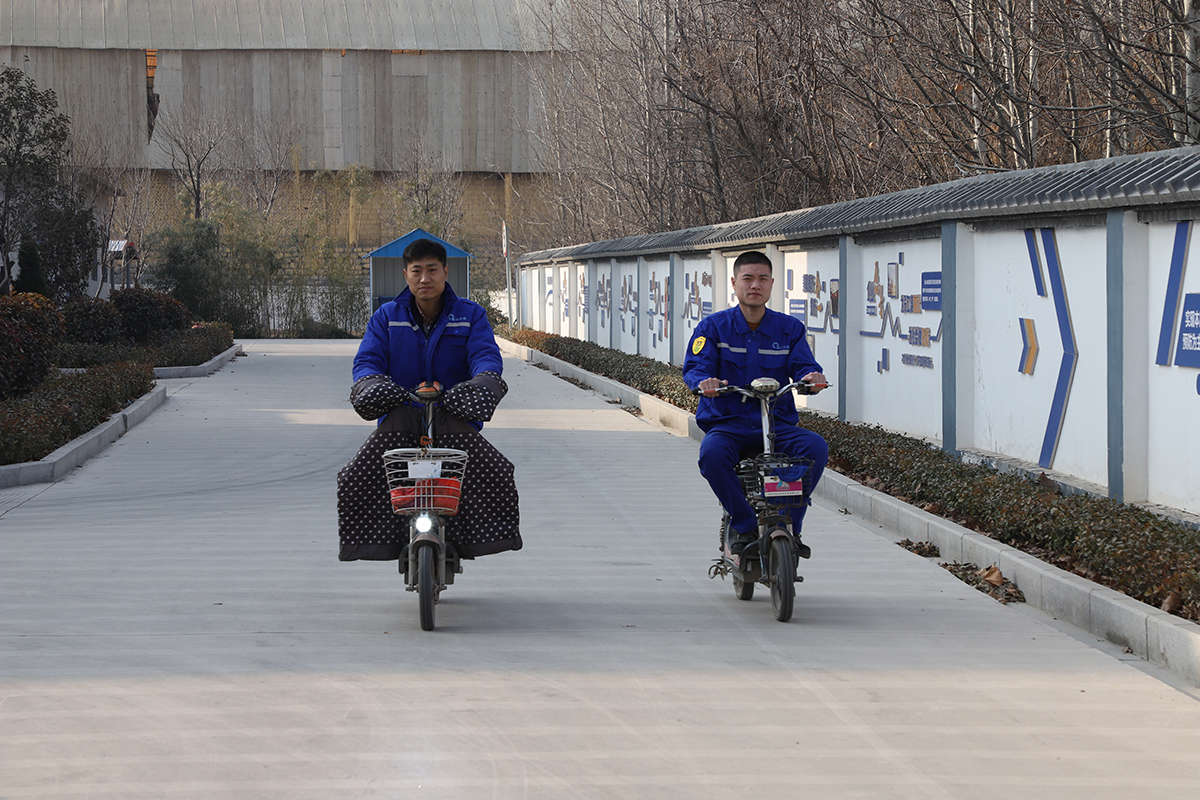 致敬|春節(jié)加班，最美重山人