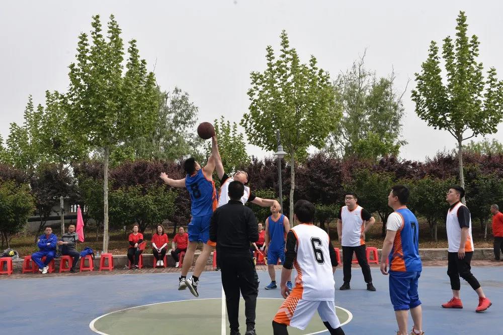 致敬五四精神 傳遞青春力量——集團(tuán)成功舉辦第二十一屆“重山杯”職工運(yùn)動會13