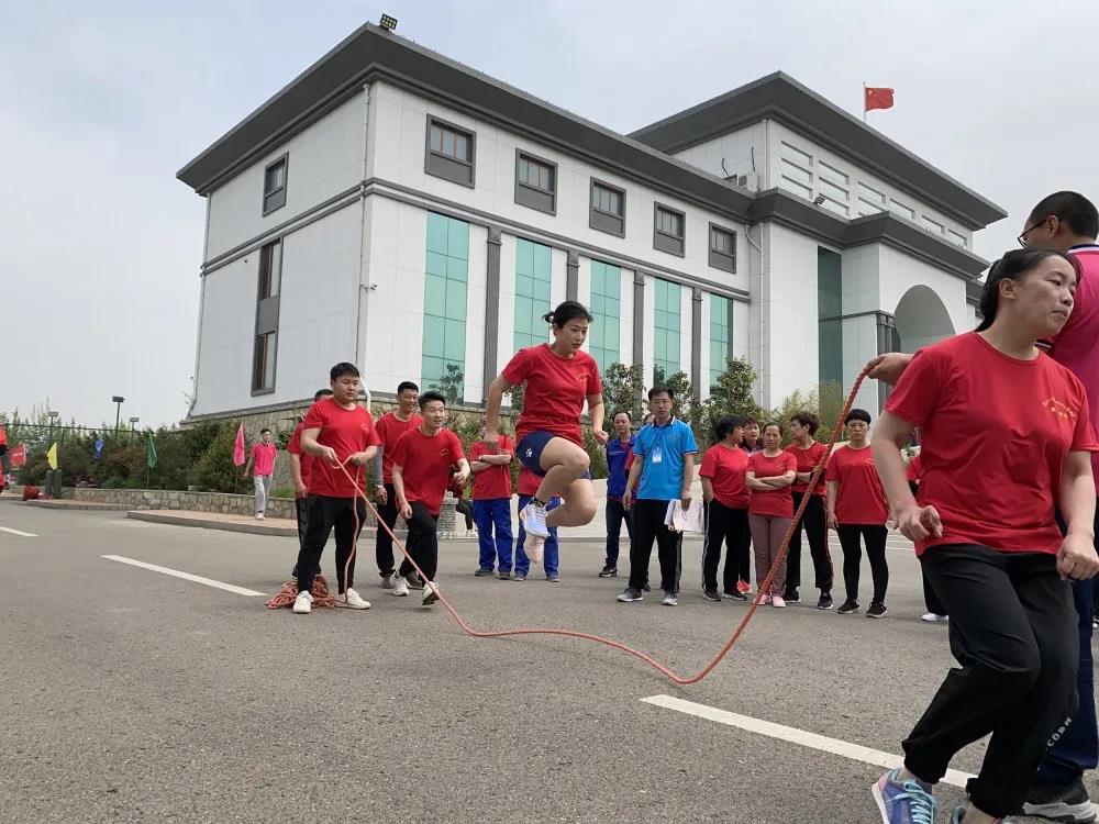 致敬五四精神 傳遞青春力量——集團(tuán)成功舉辦第二十一屆“重山杯”職工運(yùn)動會13