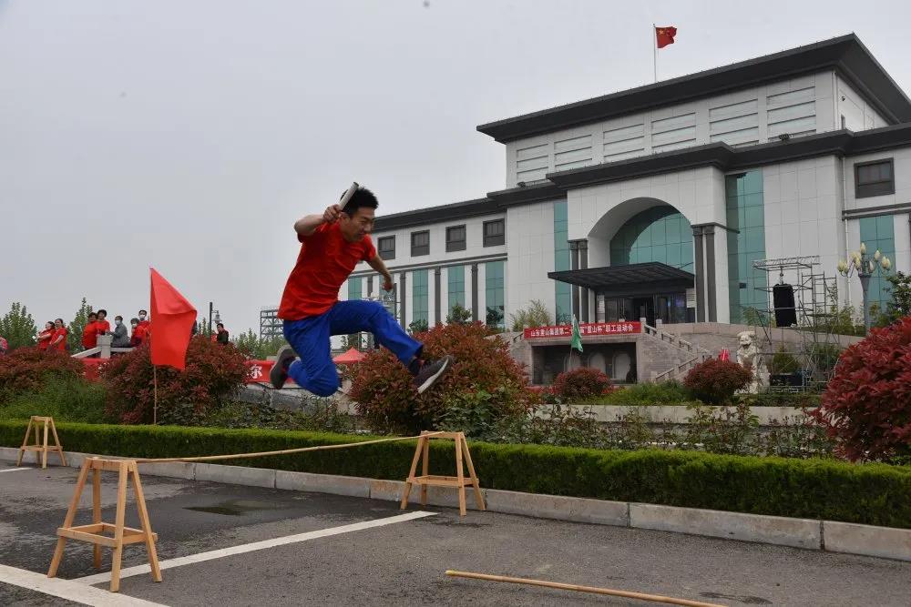 致敬五四精神 傳遞青春力量——集團(tuán)成功舉辦第二十一屆“重山杯”職工運(yùn)動會13