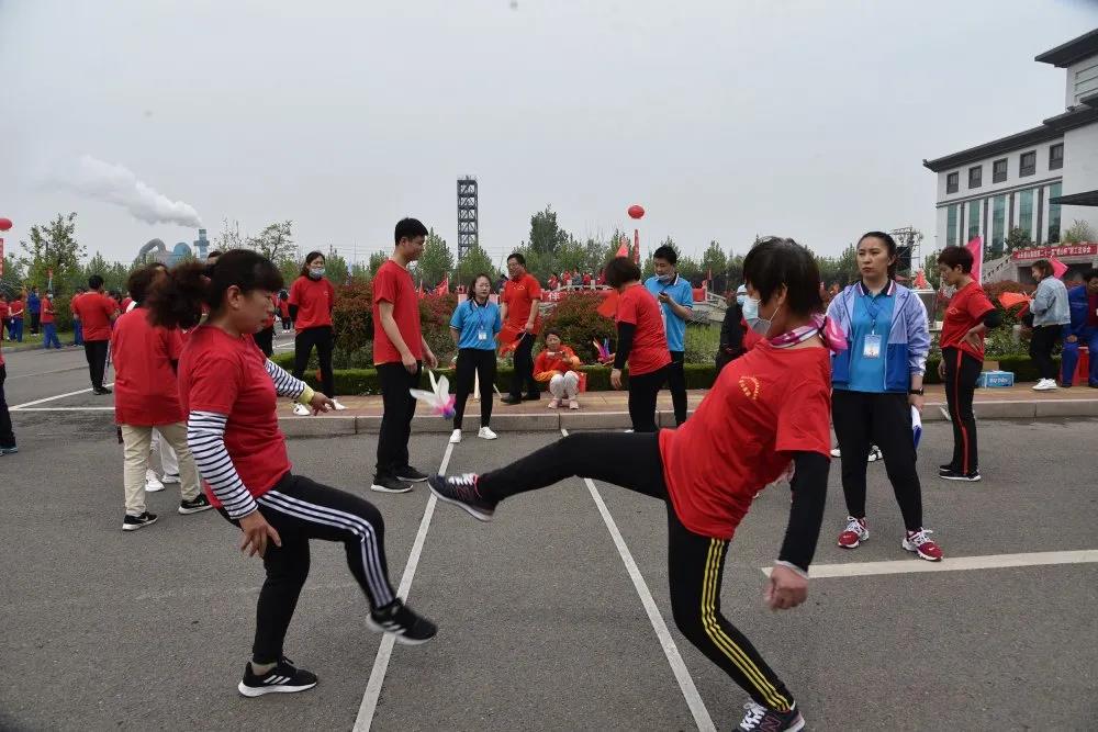 致敬五四精神 傳遞青春力量——集團(tuán)成功舉辦第二十一屆“重山杯”職工運(yùn)動會13
