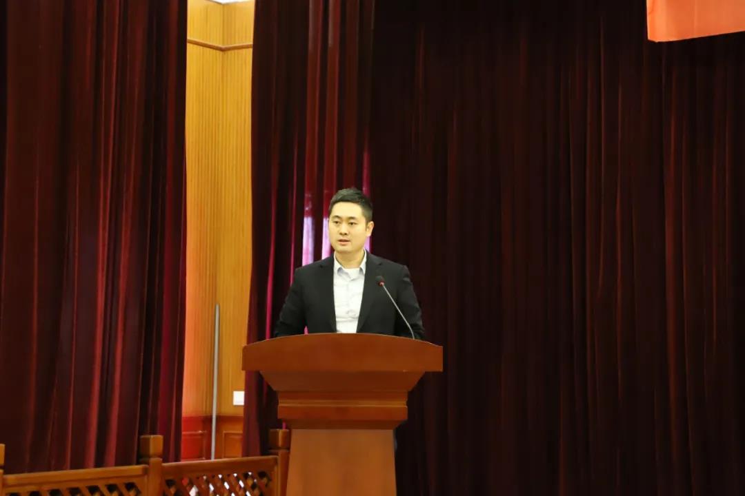 公司隆重舉行2021年勞動模范表彰大會32