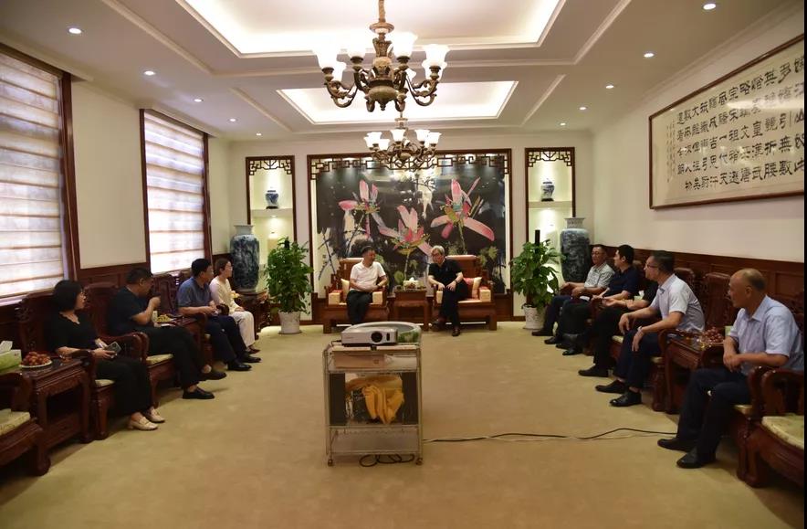 扎魯特旗旗領(lǐng)導(dǎo)到重山集團(tuán)考察