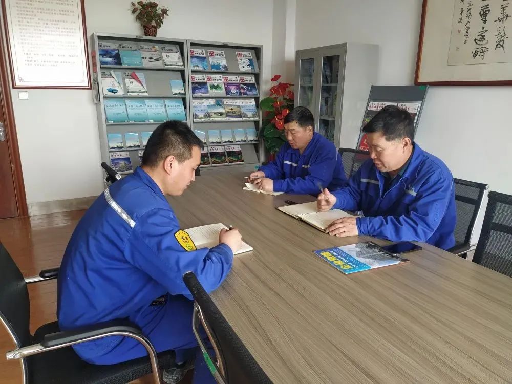 公司黨支部召開支委會