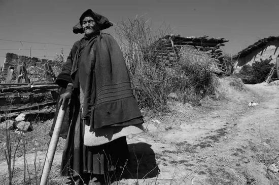 梁勇“大涼山印記” ——真情奉獻大涼山的攝影藝術(shù)展