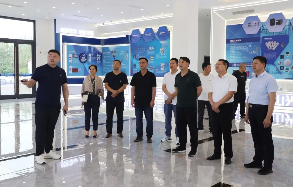 赤峰市松山區(qū)政協(xié)副主席劉萬里到公司調(diào)研