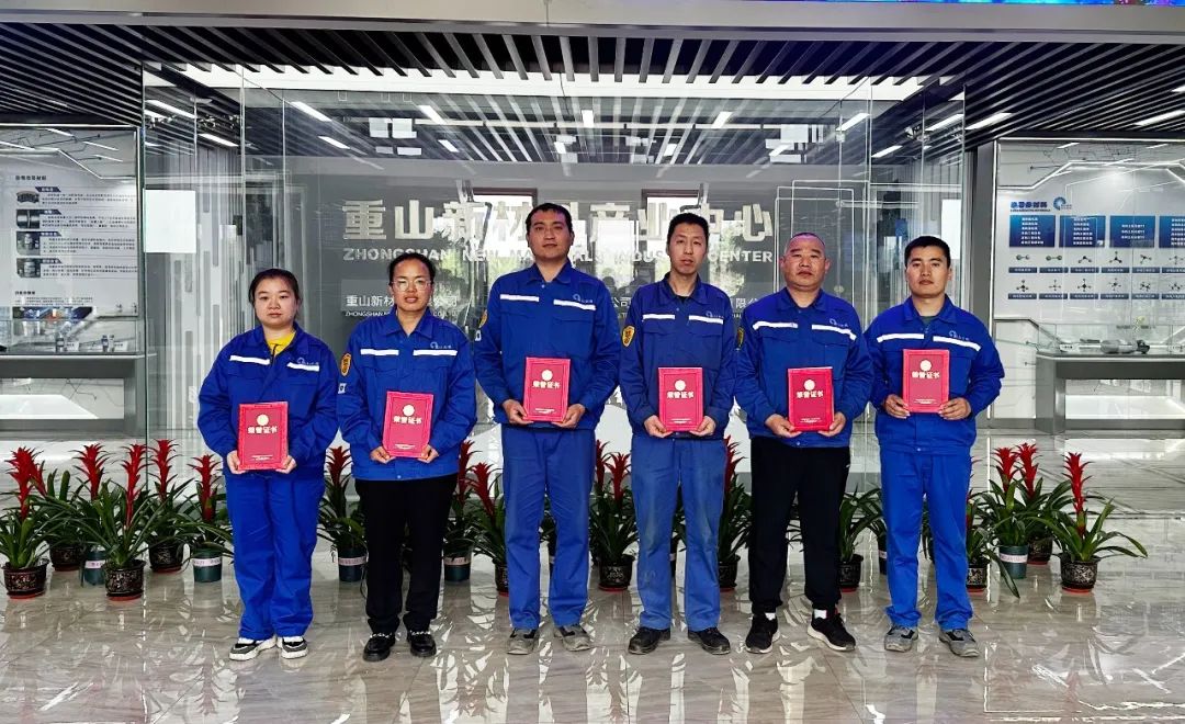 致敬光電最美勞動(dòng)者！