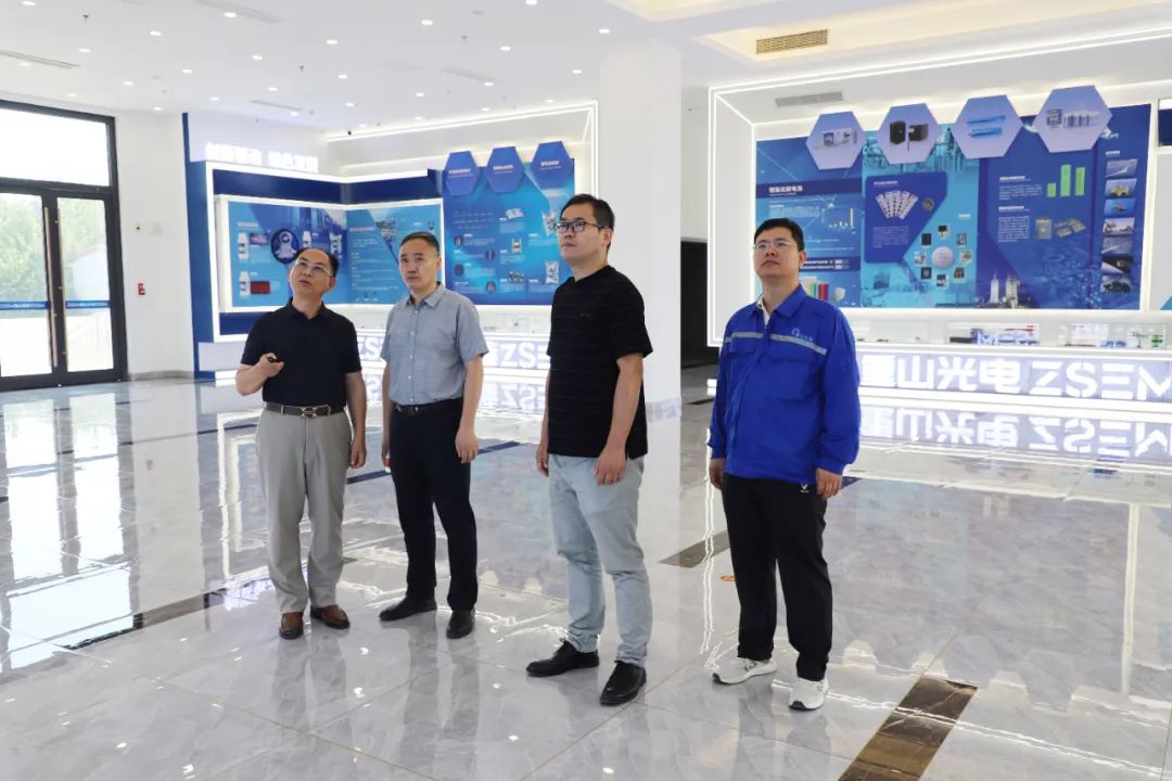 四川輕化工大學(xué)材料學(xué)院副院長林修洲教授一行到我公司考察交流