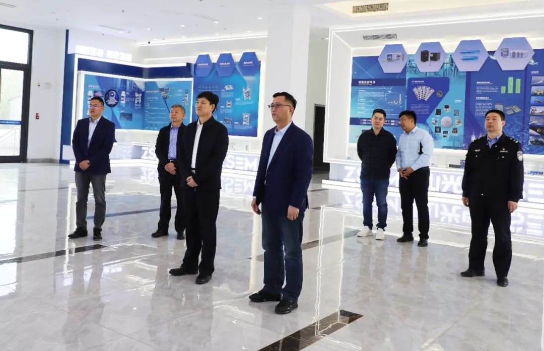 淄川區(qū)副區(qū)長、區(qū)公安分局局長崔光恒到我公司調(diào)研考察