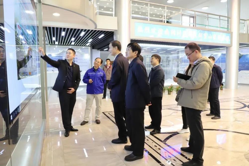 市政府研究室翟國梁主任一行到我公司調(diào)研考察