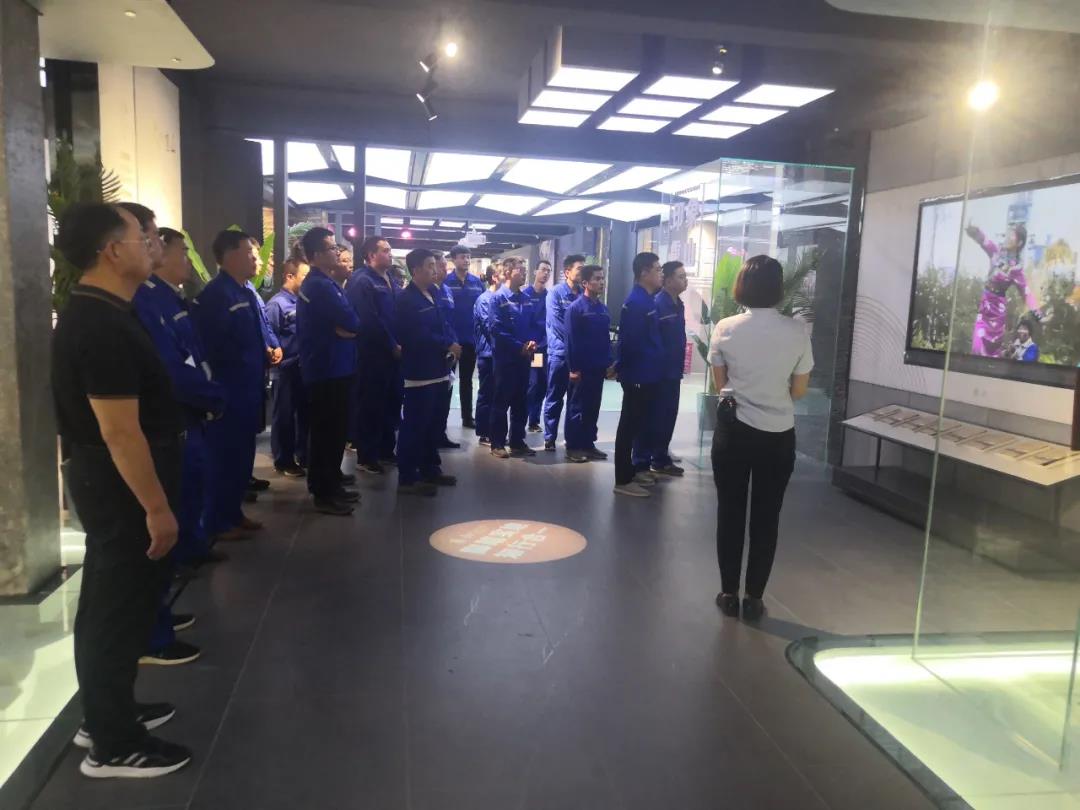 對(duì)標(biāo)學(xué)習(xí) 淬煉黨性 ——公司黨支部組織開(kāi)展主題黨日活動(dòng)