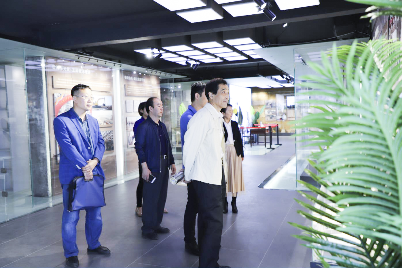 淄川區(qū)政協(xié)副主席王秉忠一行蒞臨我司調(diào)研指導(dǎo)