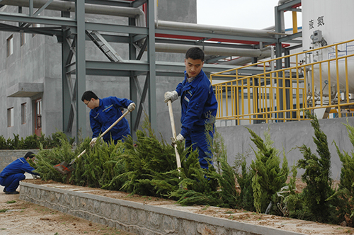 重山光電開展植樹活動